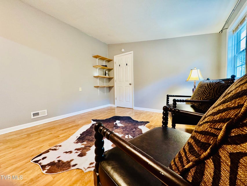 Photo #23: 910 Fairview Street