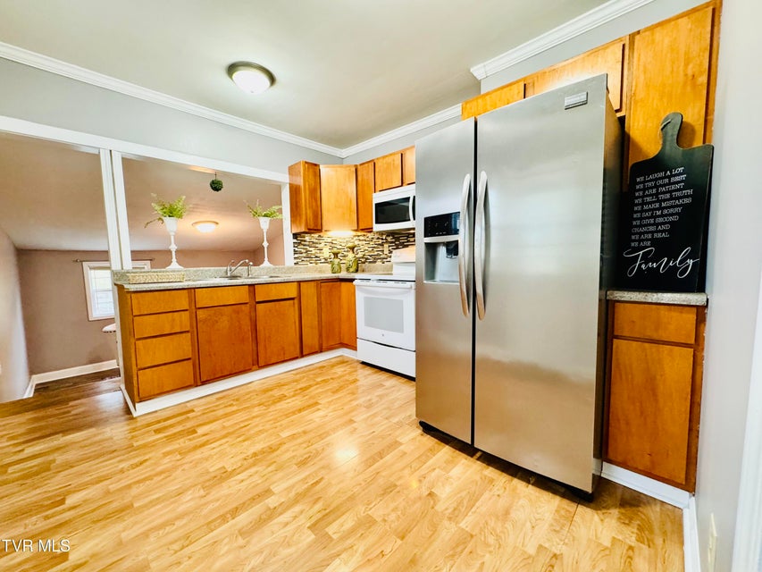 Photo #14: 910 Fairview Street