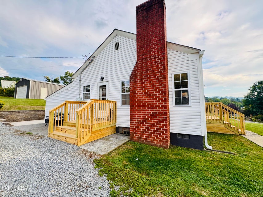 Photo #38: 910 Fairview Street