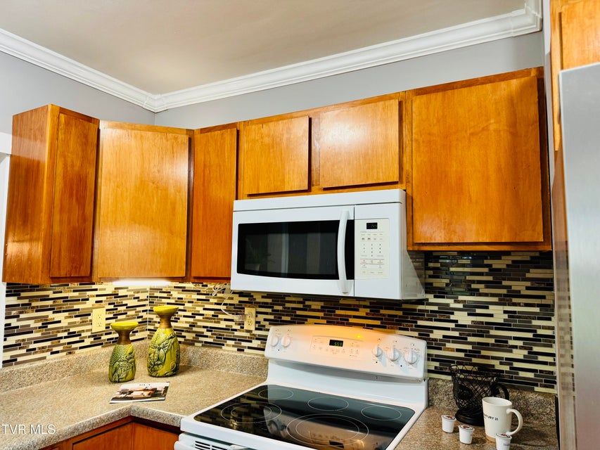 Photo #15: 910 Fairview Street