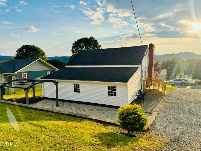 Photo #49: 910 Fairview Street