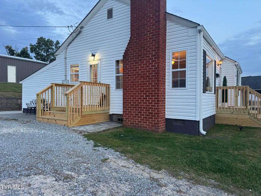 Photo #55: 910 Fairview Street