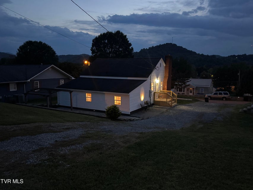 Photo #52: 910 Fairview Street