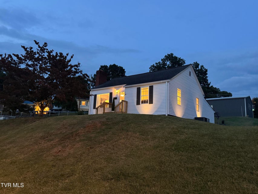 Photo #60: 910 Fairview Street