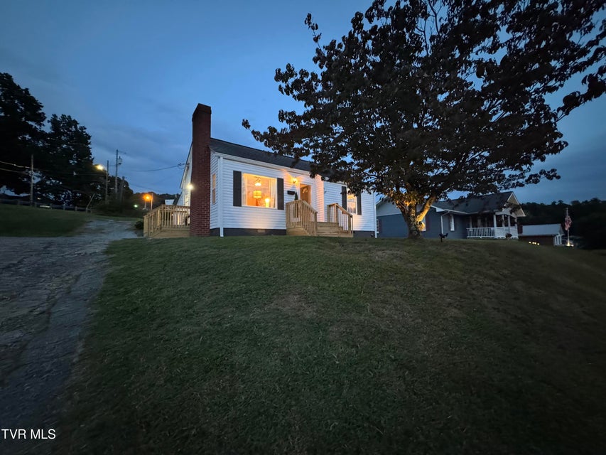 Photo #63: 910 Fairview Street