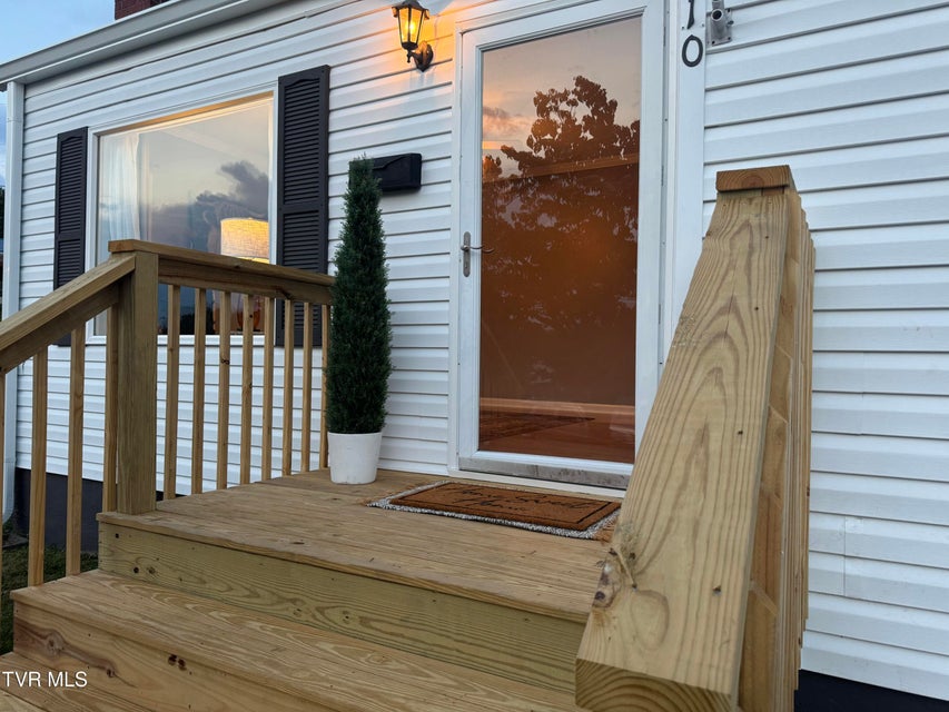 Photo #66: 910 Fairview Street