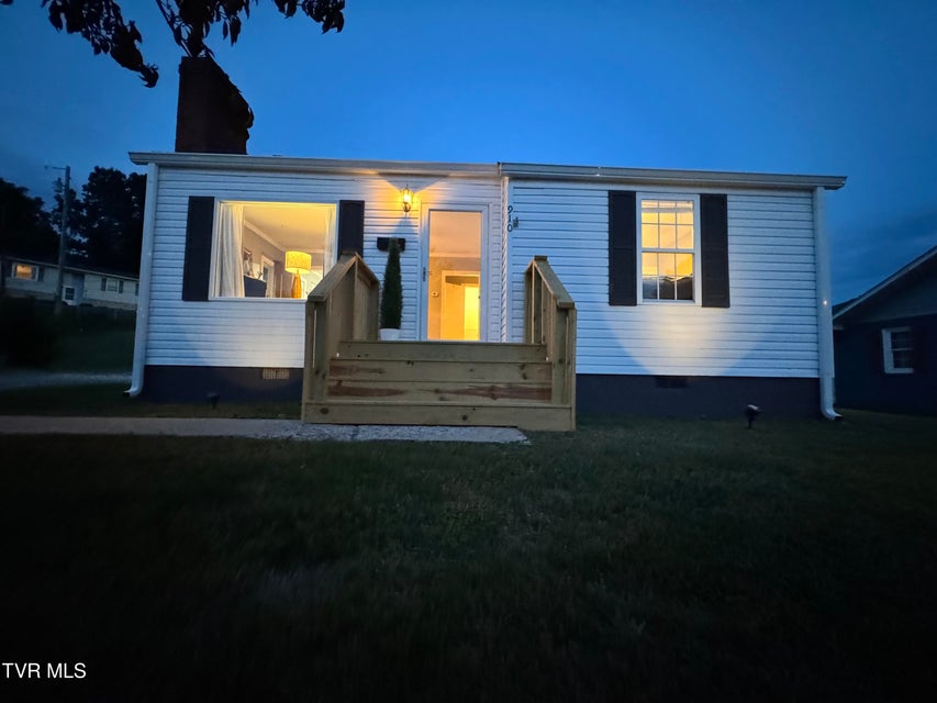 Photo #69: 910 Fairview Street