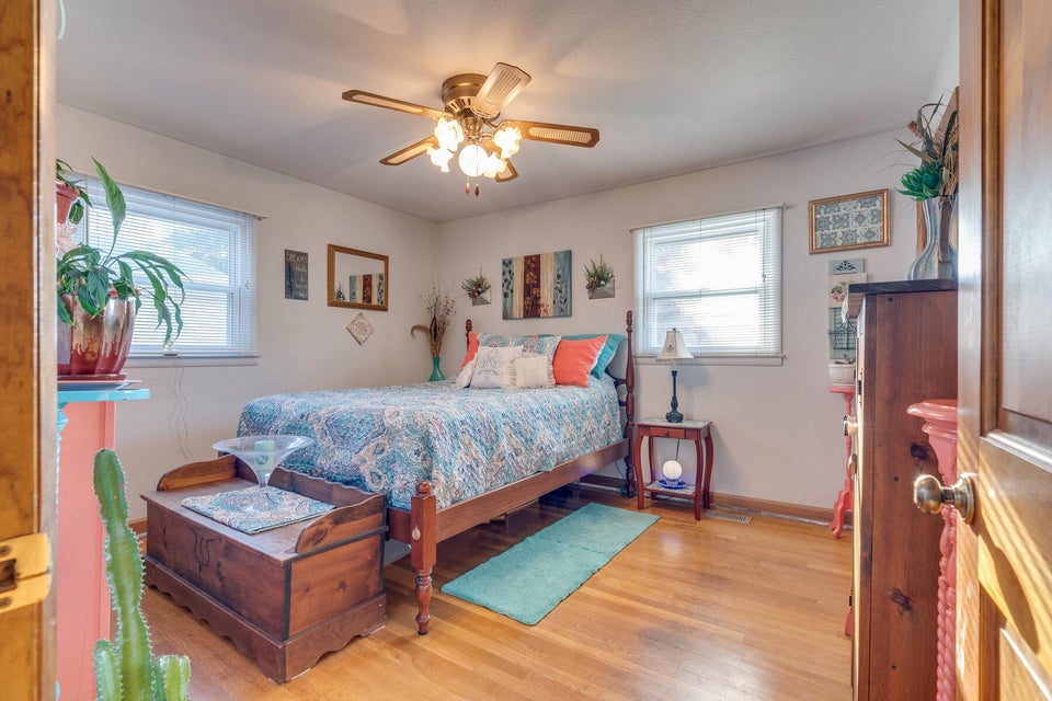 Photo #17: 2104 Osborne Street