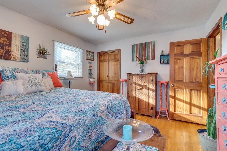 Photo #19: 2104 Osborne Street