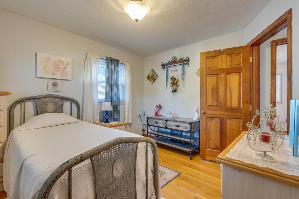 Photo #23: 2104 Osborne Street