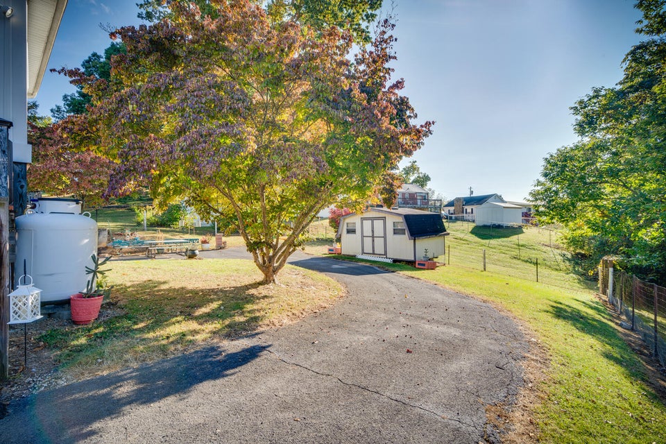 Photo #31: 2104 Osborne Street