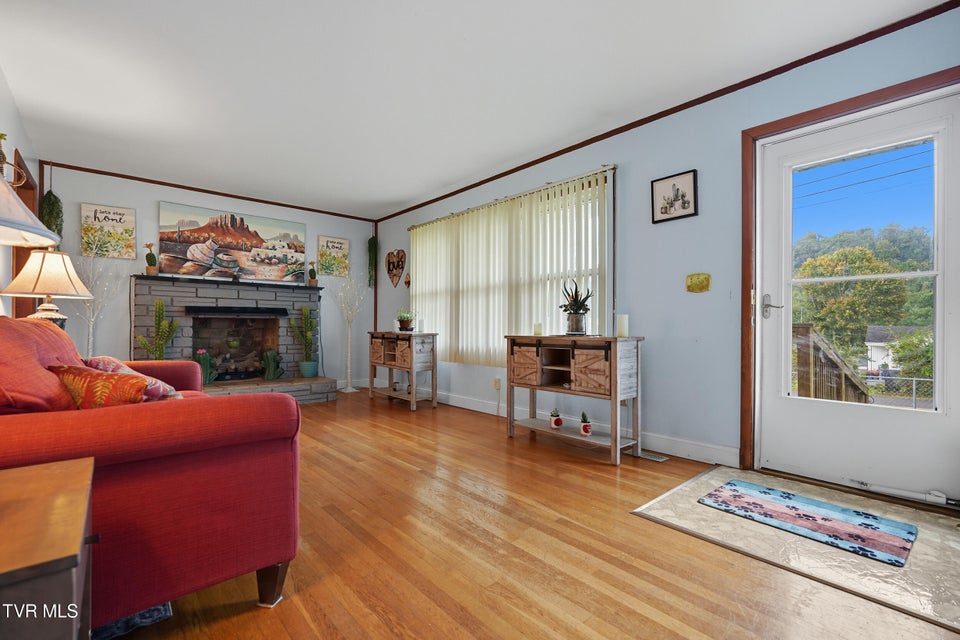 Photo #5: 2104 Osborne Street