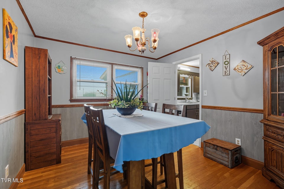 Photo #8: 2104 Osborne Street