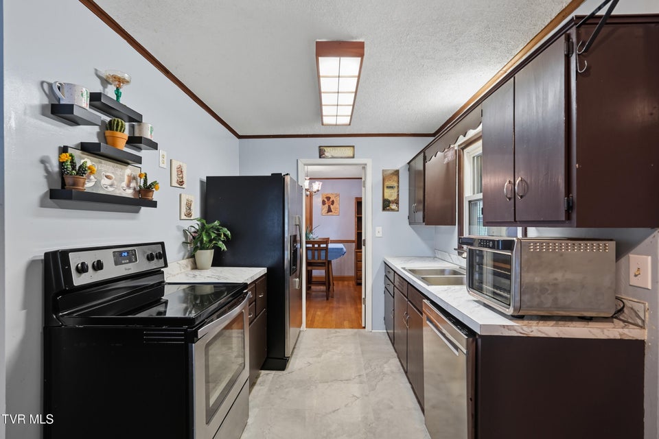 Photo #12: 2104 Osborne Street