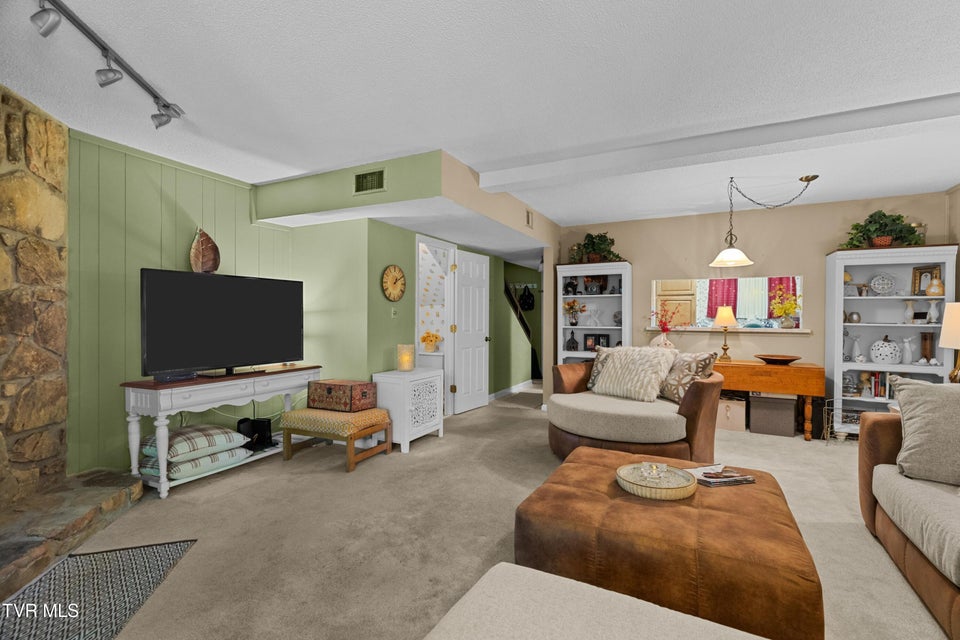 Photo #6: 1235 Ski Mountain Road