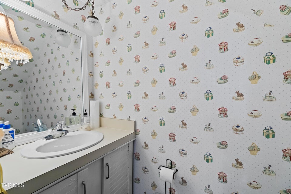 Photo #7: 1235 Ski Mountain Road