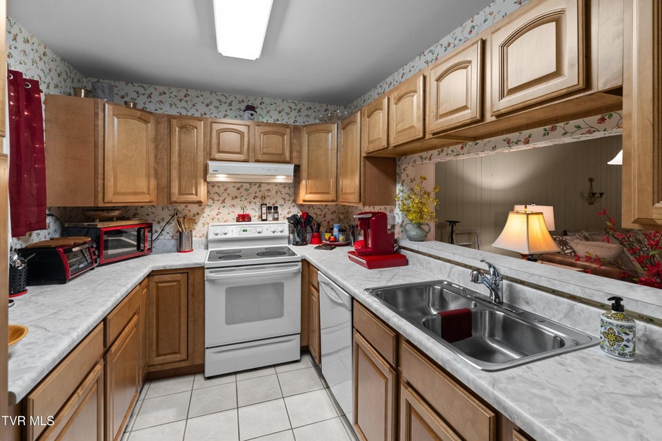 Photo #13: 1235 Ski Mountain Road