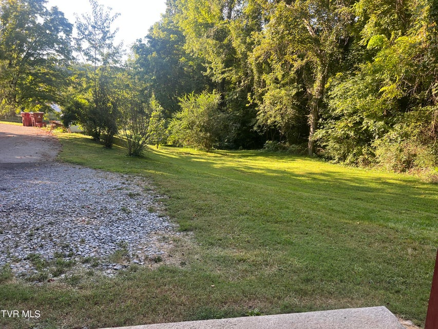 Photo #4: 8 Vine Lane