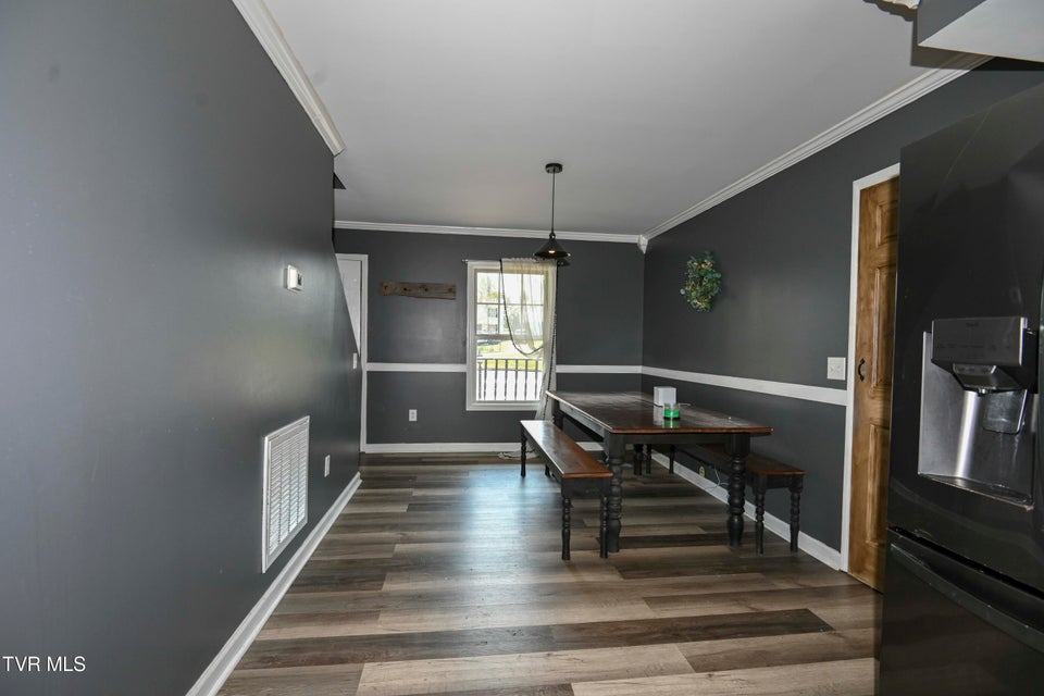 Photo #9: 684 Hallock Circle