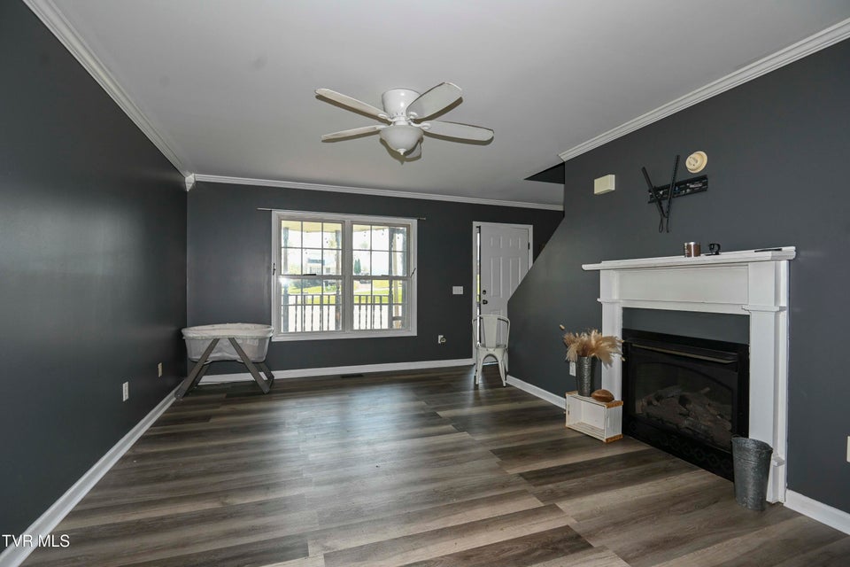 Photo #13: 684 Hallock Circle