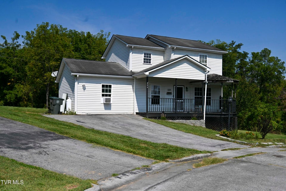 Photo #39: 684 Hallock Circle