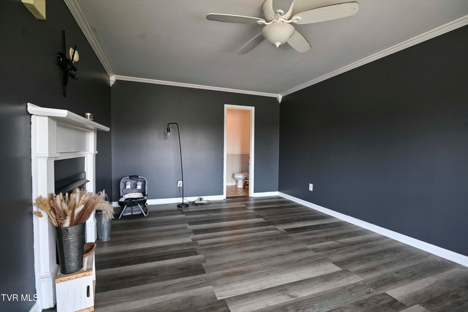 Photo #14: 684 Hallock Circle