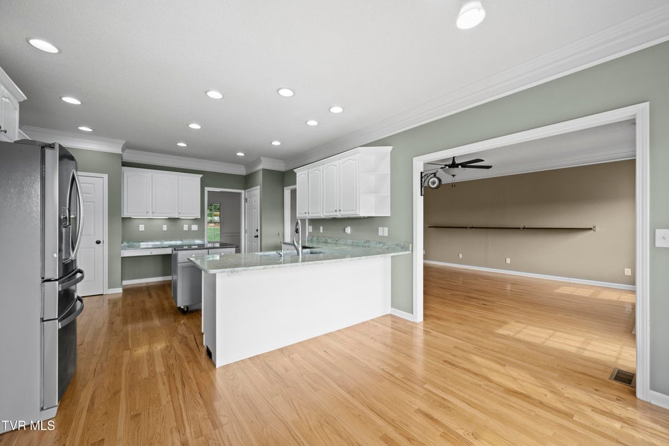 Photo #6: 295 Southridge Drive