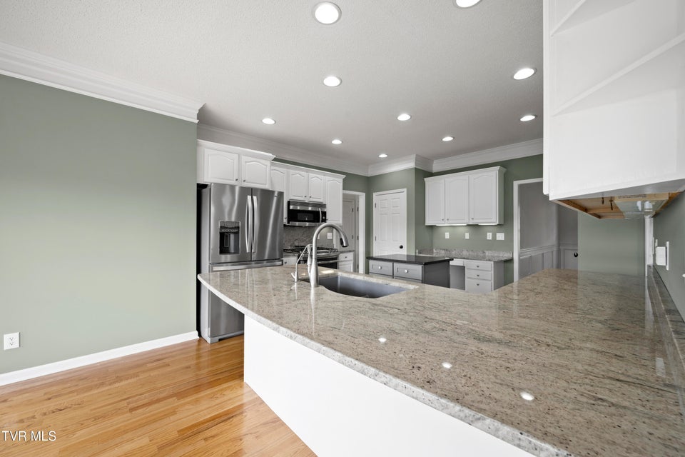 Photo #8: 295 Southridge Drive