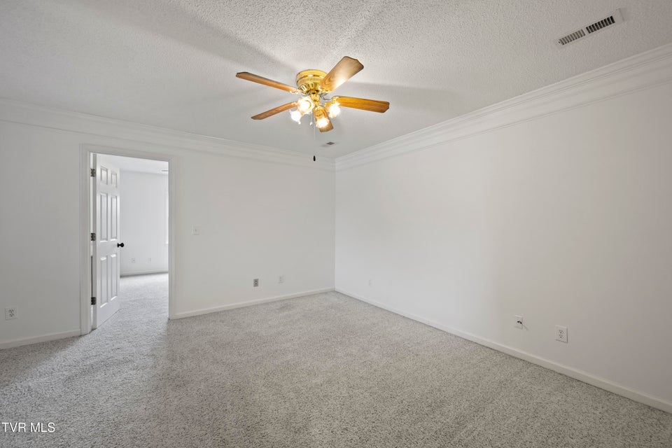 Photo #33: 295 Southridge Drive