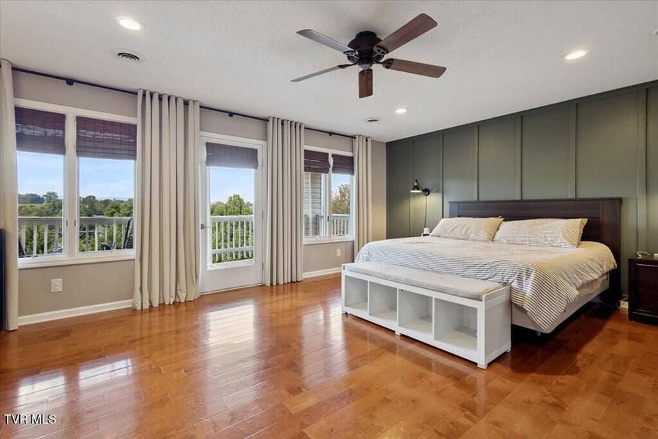 Photo #40: 18430 Whites Point Drive