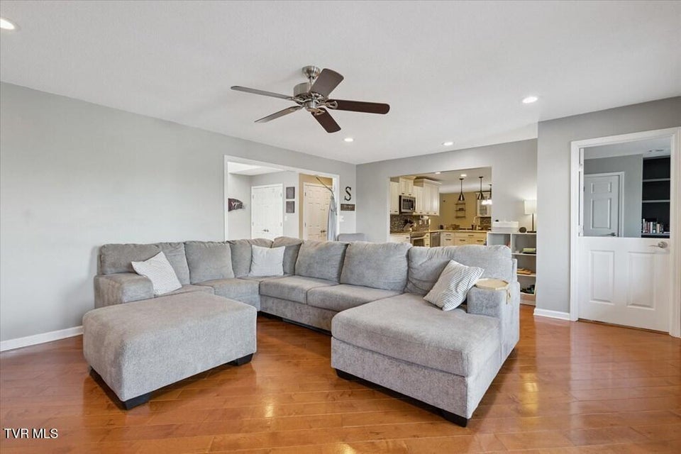 Photo #32: 18430 Whites Point Drive