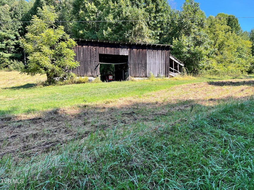 Photo #2: 00 Estep Loop 