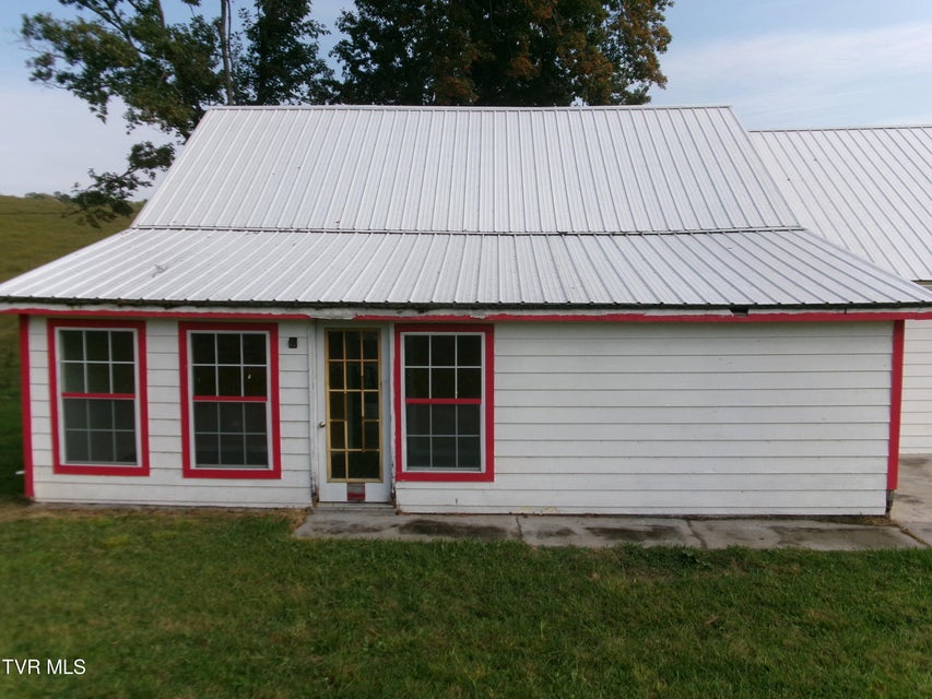 Photo #4: 806 Heim Road