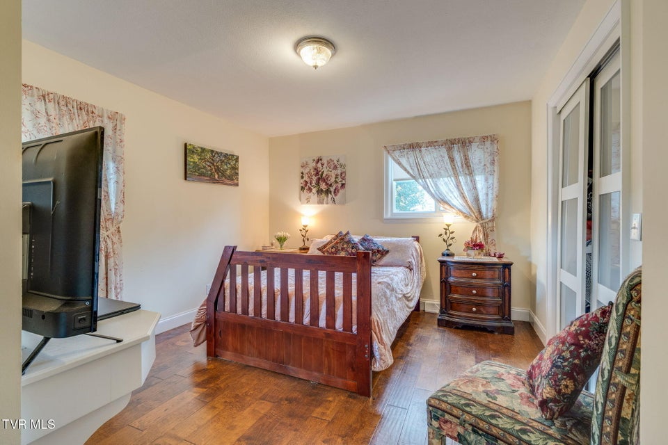 Photo #32: 225 Dogwood Lane
