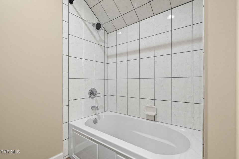 Photo #58: 96 Belle Arden Drive