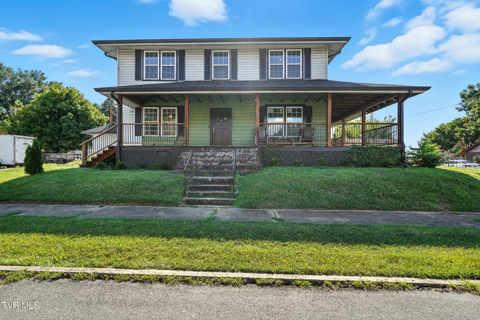 Photo #3: 621 Mcarthur Avenue Avenue