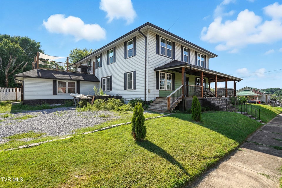 Photo #4: 621 Mcarthur Avenue Avenue