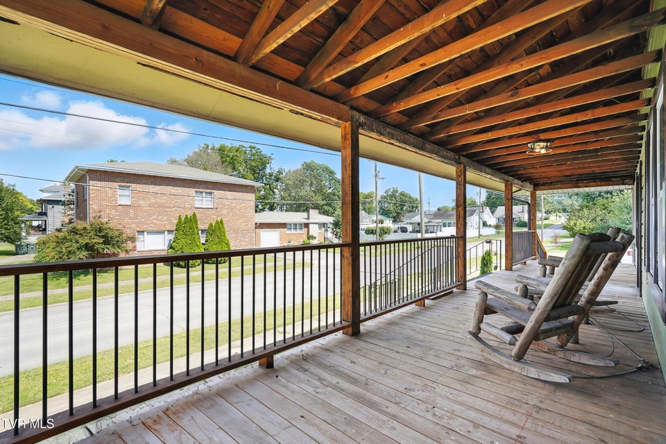 Photo #6: 621 Mcarthur Avenue Avenue
