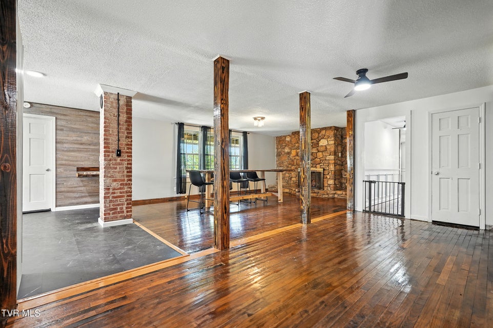Photo #13: 621 Mcarthur Avenue Avenue