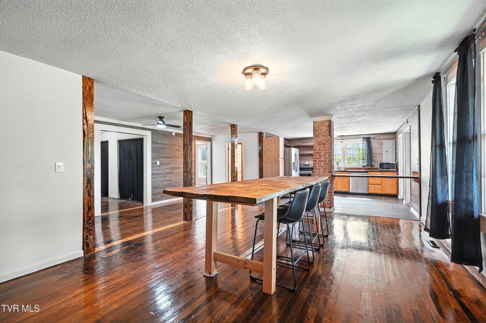 Photo #14: 621 Mcarthur Avenue Avenue