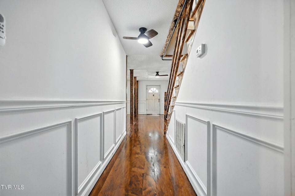 Photo #27: 621 Mcarthur Avenue Avenue