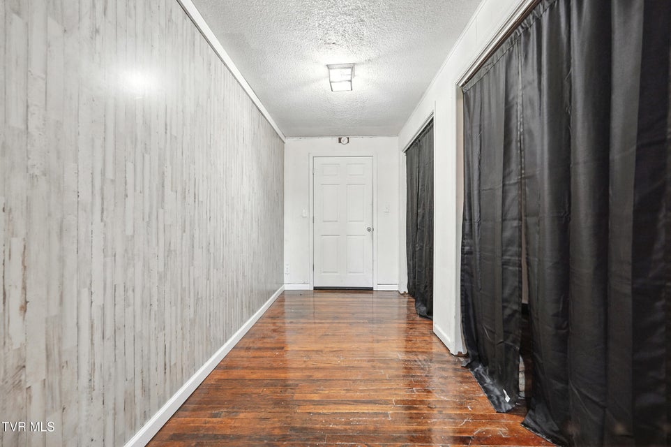 Photo #28: 621 Mcarthur Avenue Avenue