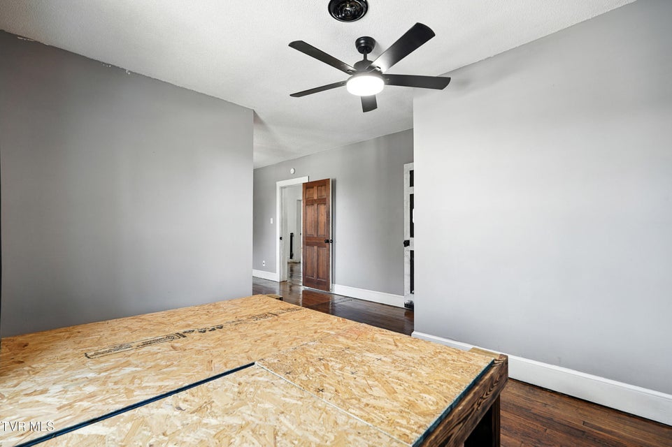 Photo #39: 621 Mcarthur Avenue Avenue