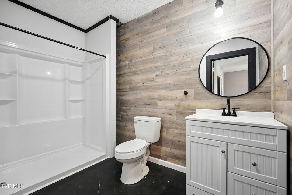 Photo #40: 621 Mcarthur Avenue Avenue