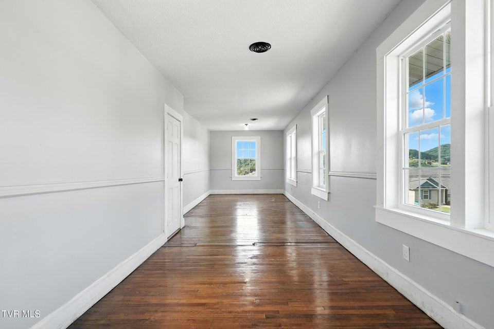 Photo #45: 621 Mcarthur Avenue Avenue