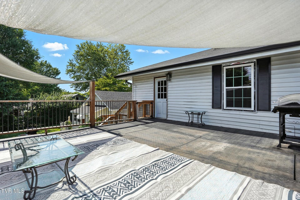 Photo #49: 621 Mcarthur Avenue Avenue