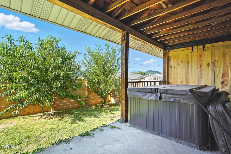 Photo #51: 621 Mcarthur Avenue Avenue