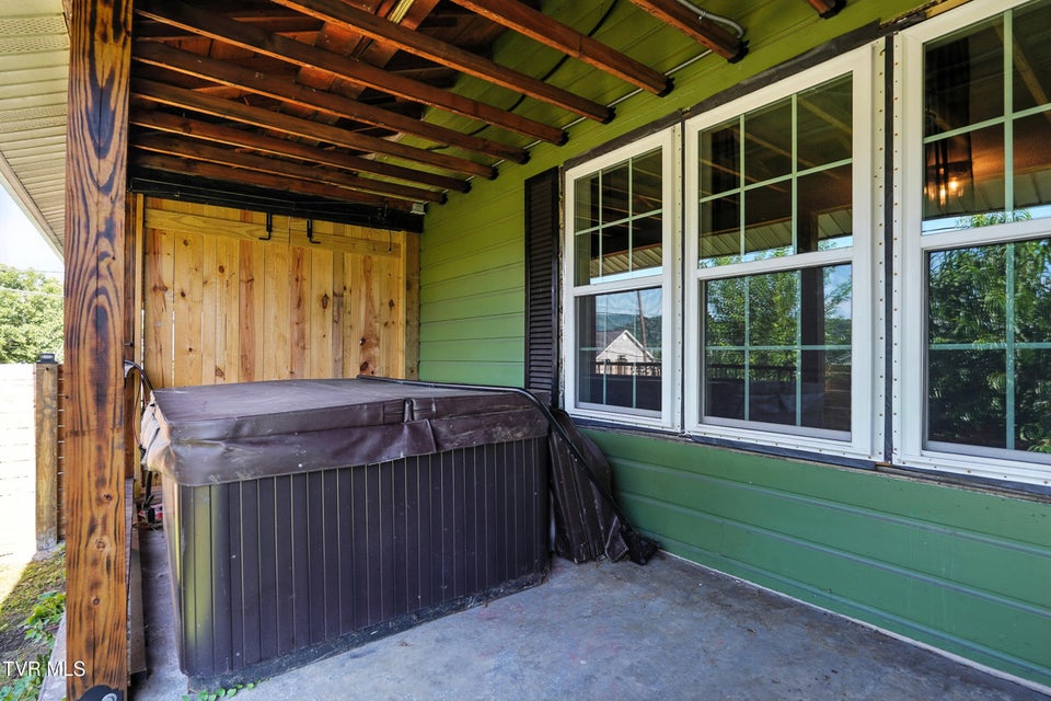 Photo #52: 621 Mcarthur Avenue Avenue