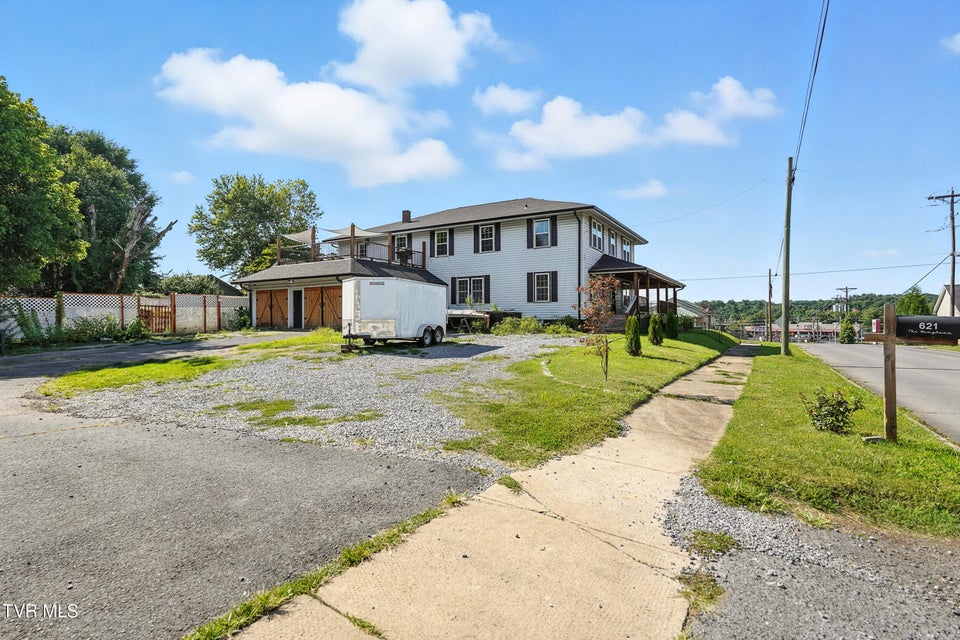 Photo #54: 621 Mcarthur Avenue Avenue