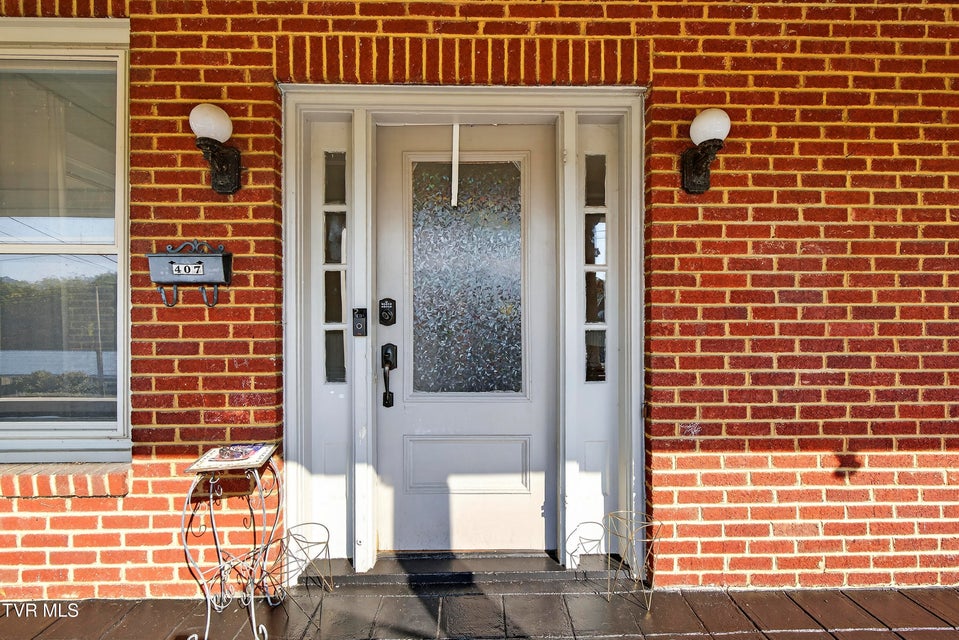 Photo #39: 407 College Street